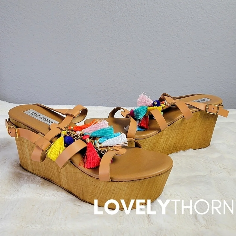 STEVE MADDEN // wooden platform tassel wedge sandals